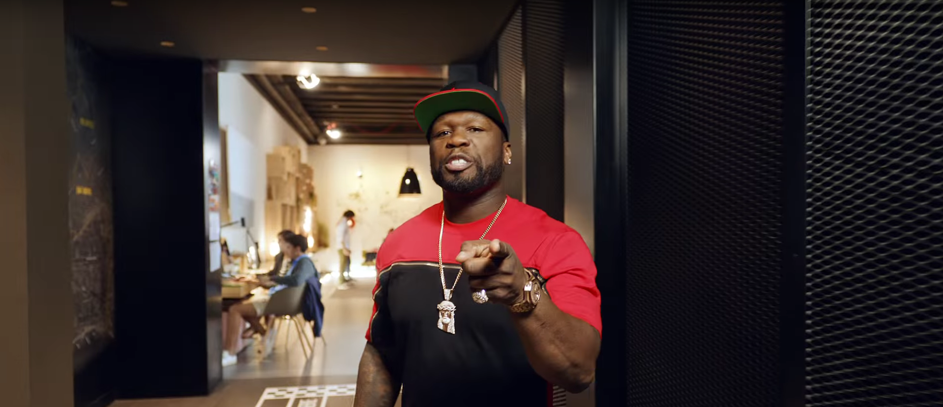 Hostellin' statt hustlin': 50 Cent s neuer Werbecoup