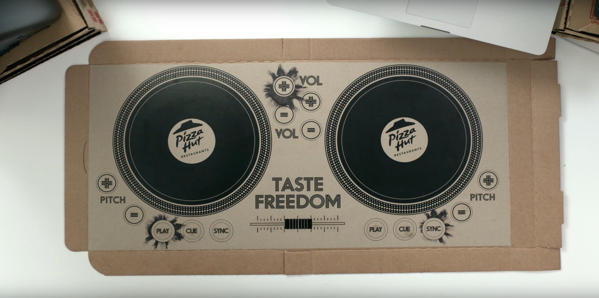 Das DJ-Deck von Pizza Hut