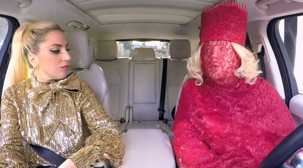 Lady Gaga (links) und James Corden bei der Carpool Karaoke.