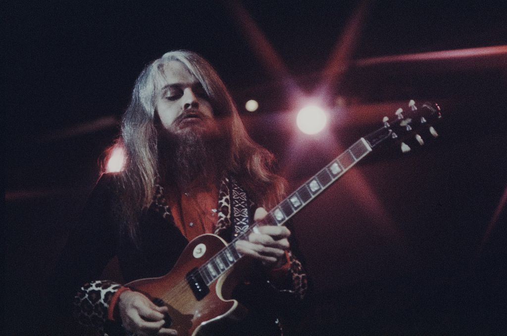 Leon Russell playing guitar live at Nippon Budokan, Tokyo, November 1973. (Photo by Koh Hasebe/Shinko Music/Getty Images)