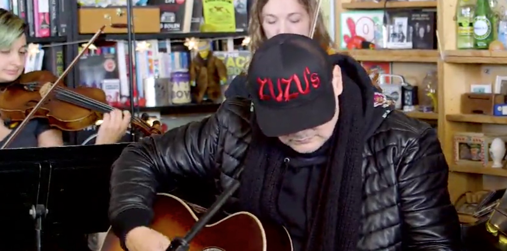 Billy Corgan während seines „Tiny Desk Concert“ für NPR