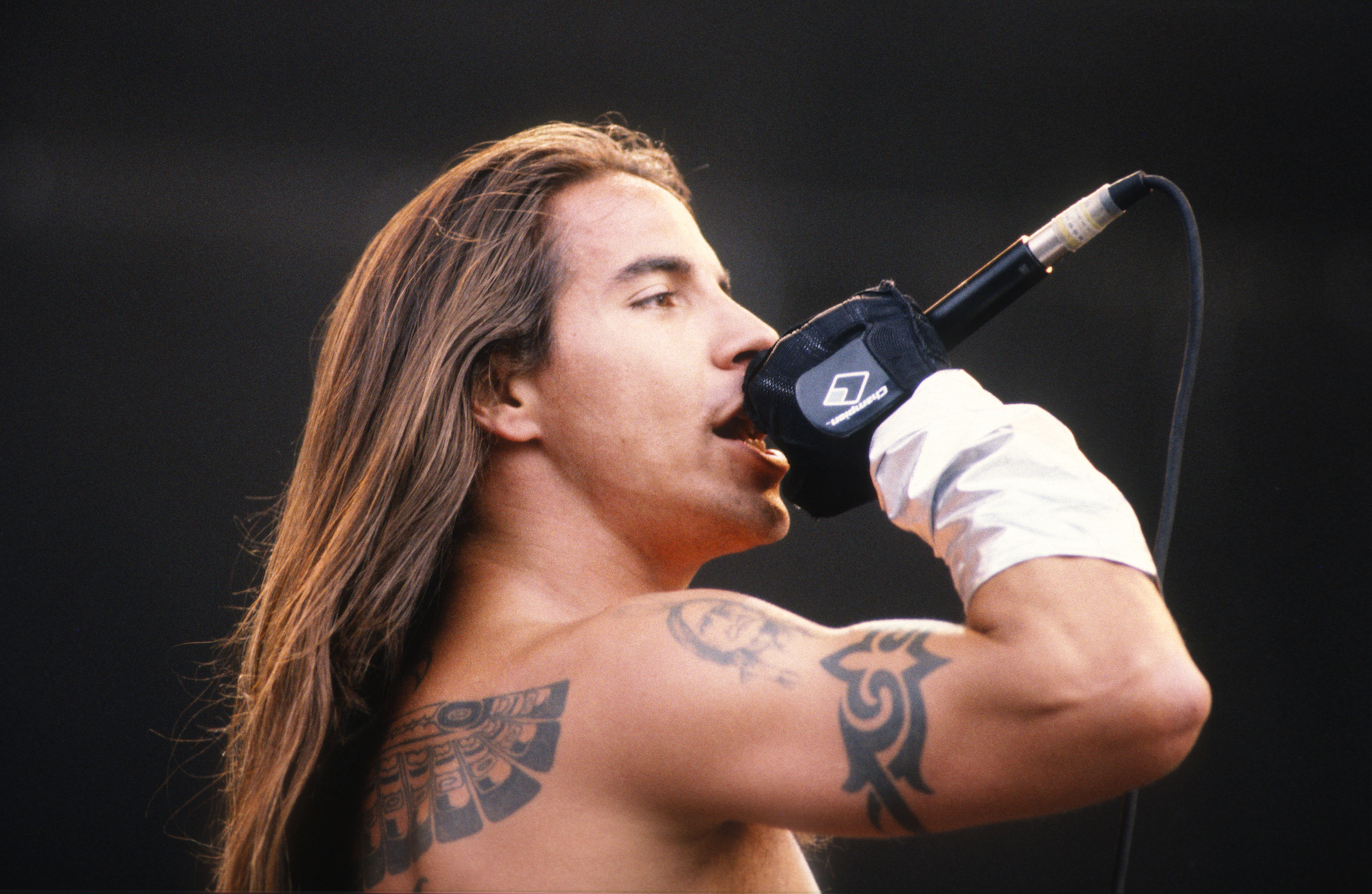 Anthony Kiedis live mit den Red Hot Chili Peppers 1992 beim Rock Werchter in Belgien