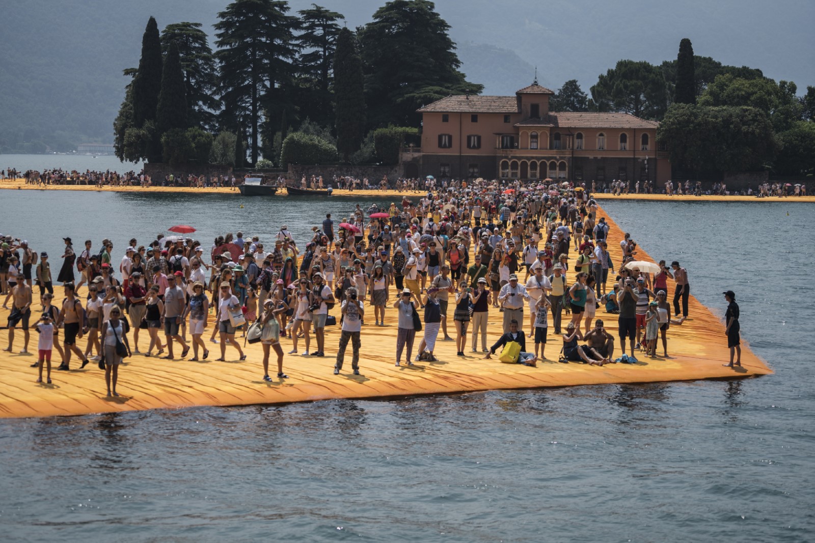 „Christo – Walking on Water“ startet am 11. April im Kino.