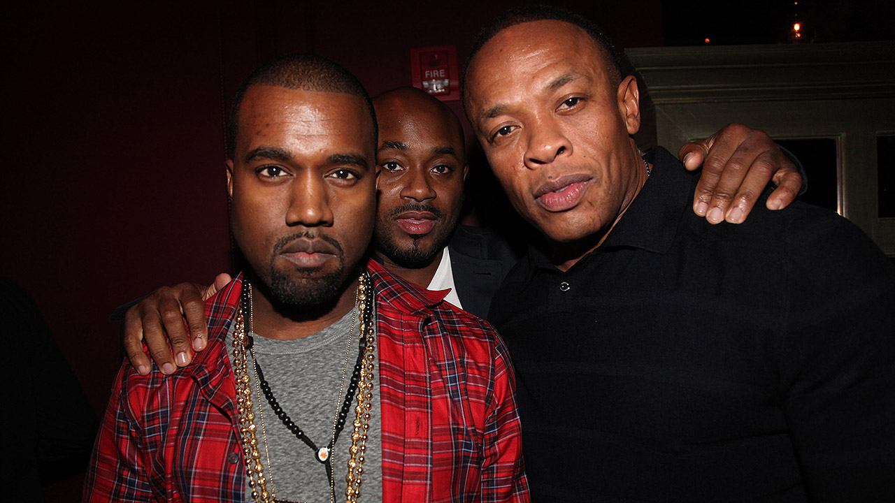 Kanye West und Dr. Dre gemeinsam im Jahr 2011. In der Mitte: Steve Stoute