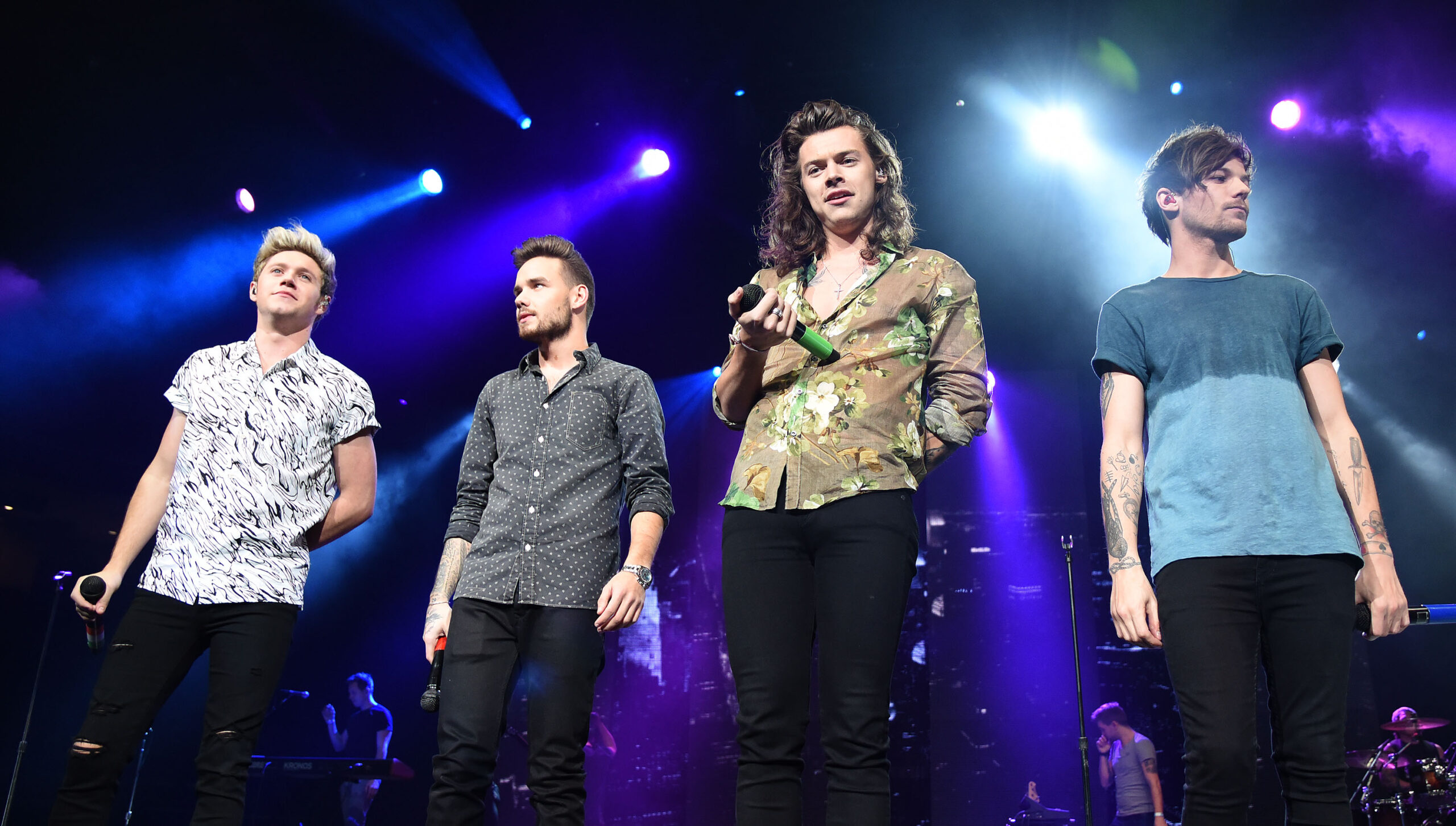 One Direction zusammen auf der Bühne, 2015