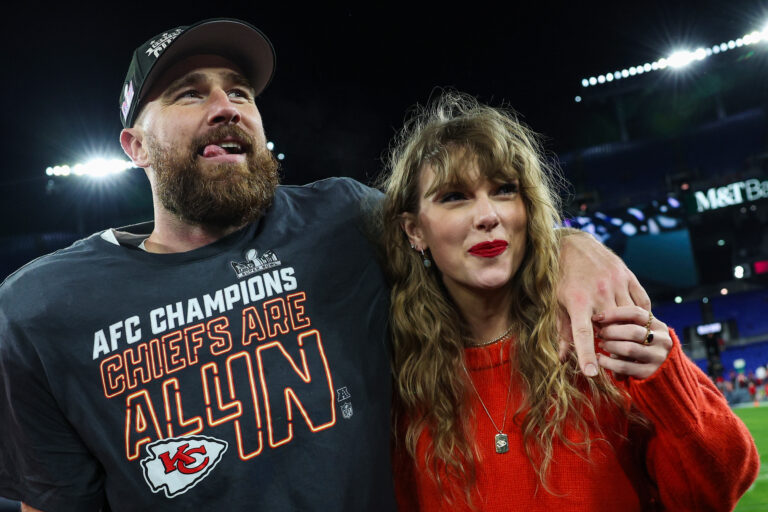 Travis Kelce U Ert Sich Zu Verlobungsger Chten Mit Taylor Swift