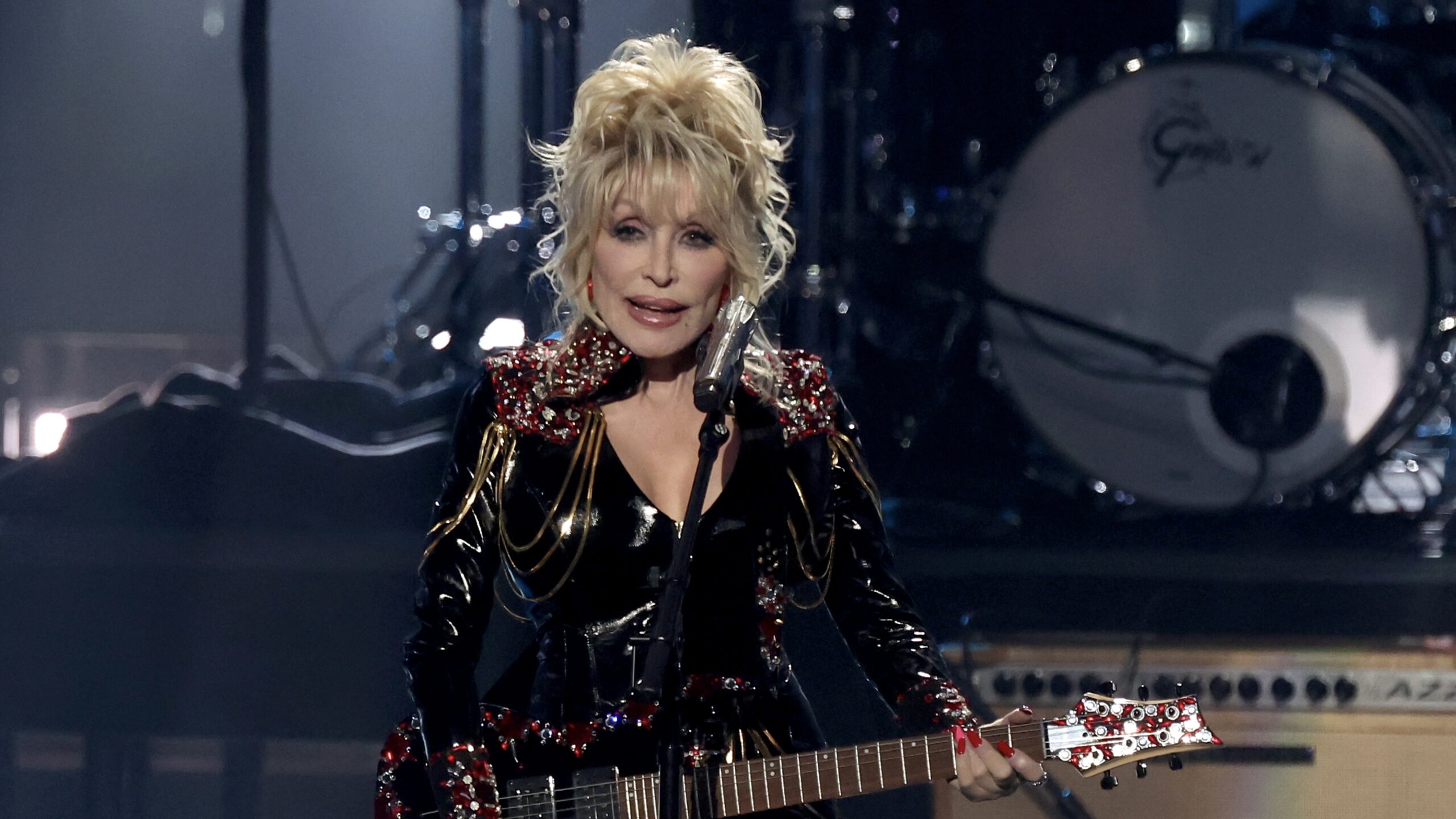 Dolly Parton live.