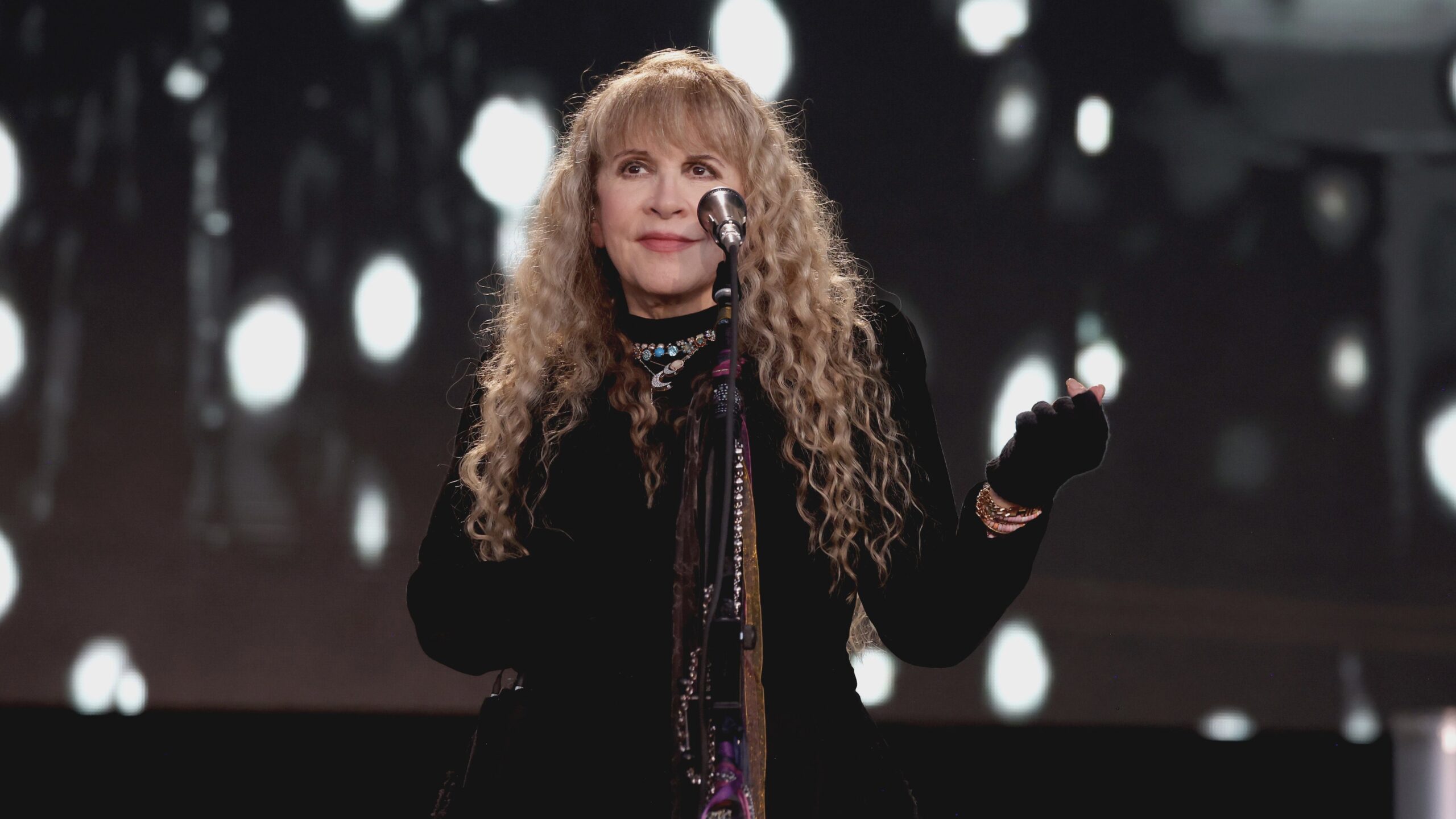 Stevie Nicks live.