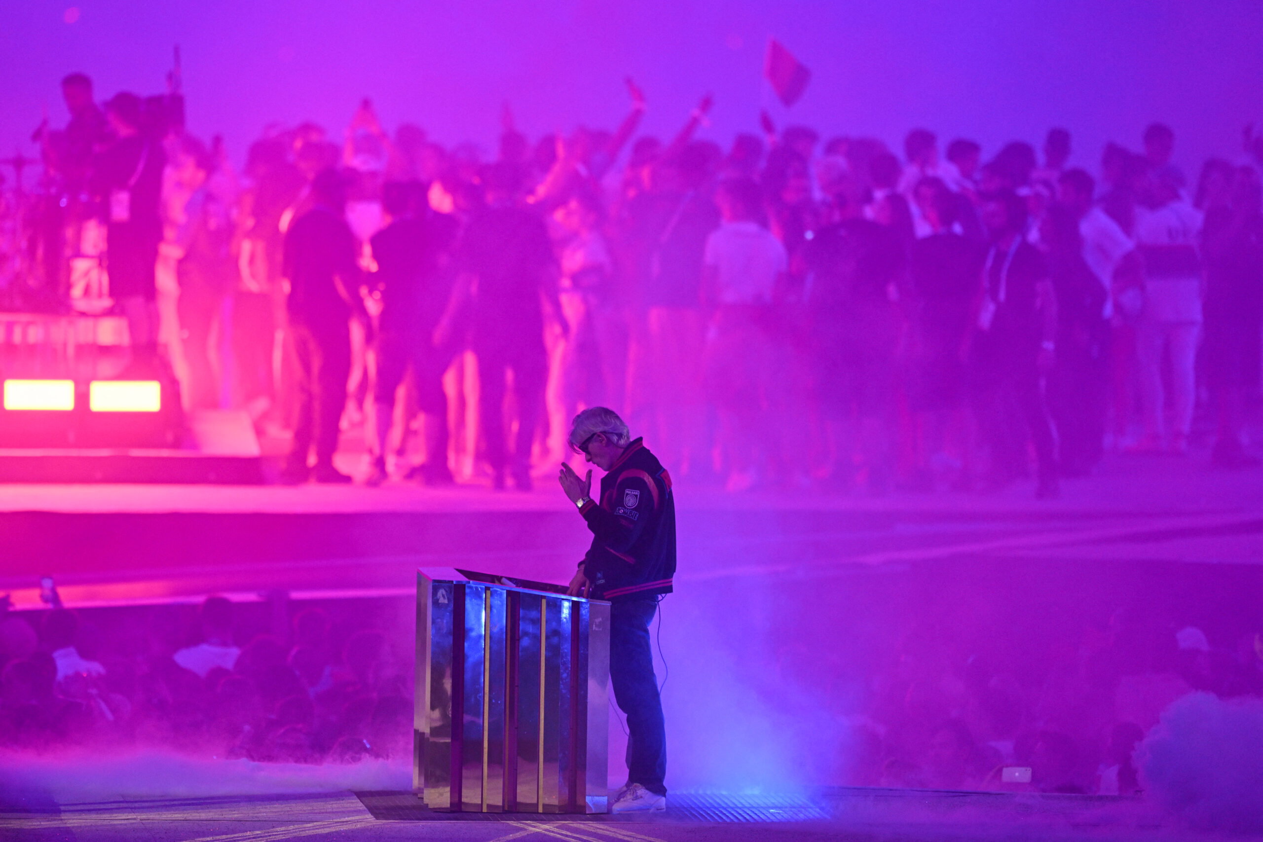 DJ Kavinsky während der Olympia-Abschlussfeier in Paris 2024