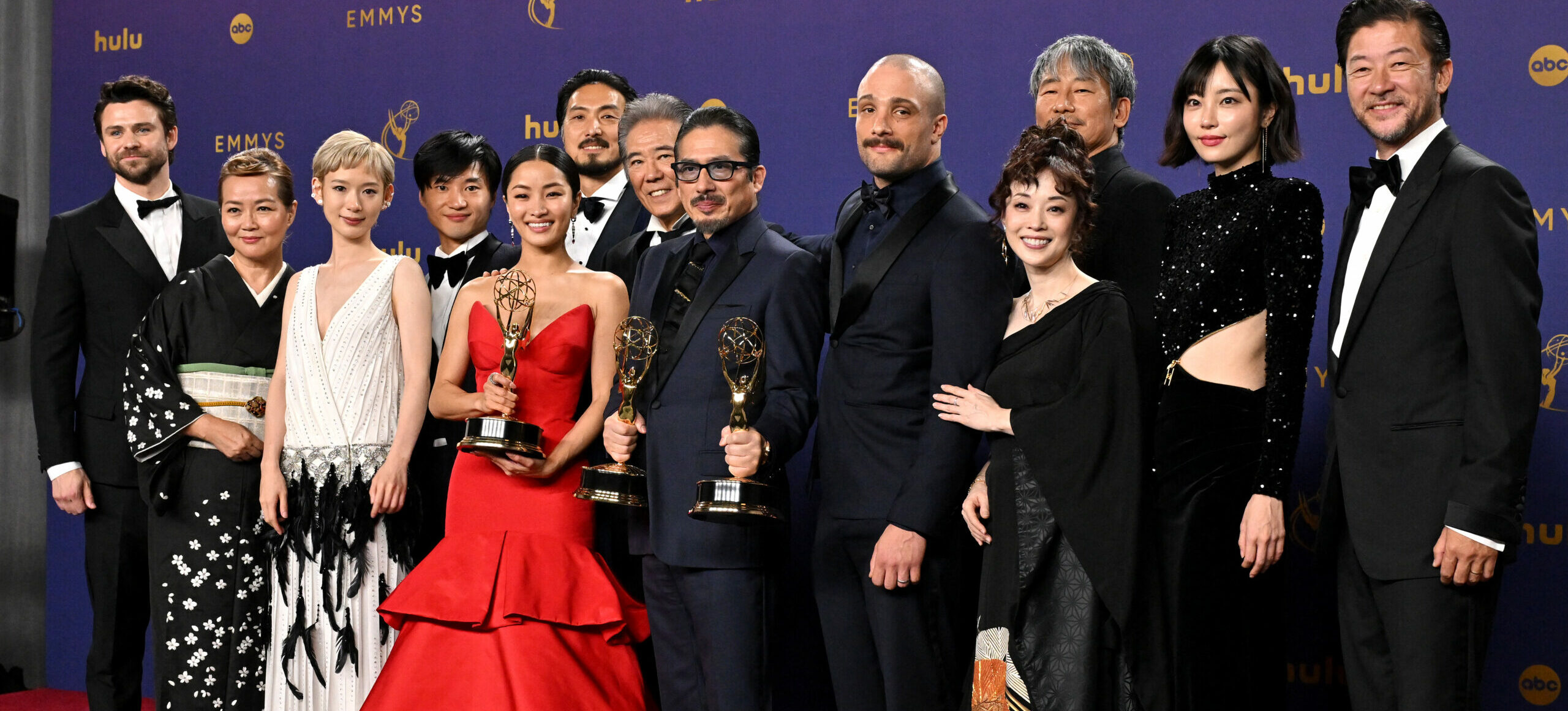 Shōgun-Cast während der 76. Emmy Awards