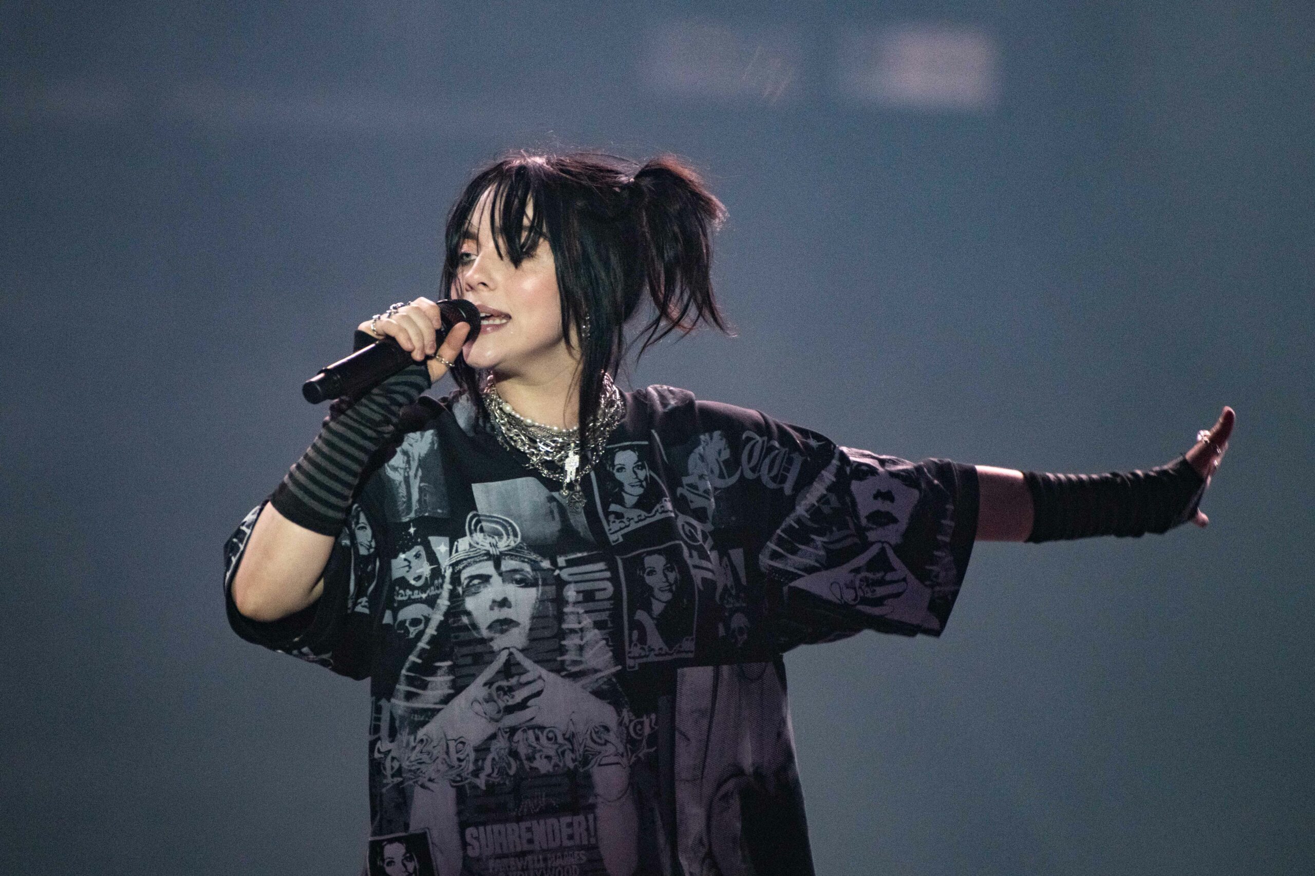 Als Billie Eilish sich für das Recht auf Schwangerschaftsabbrüche aussprach, stand sie auf der Bühne des Glastonburys 2022